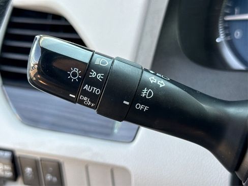 Used 2019 Toyota Sienna XLE image 20