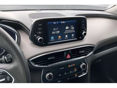 Used 2020 Hyundai Santa Fe SE image 7