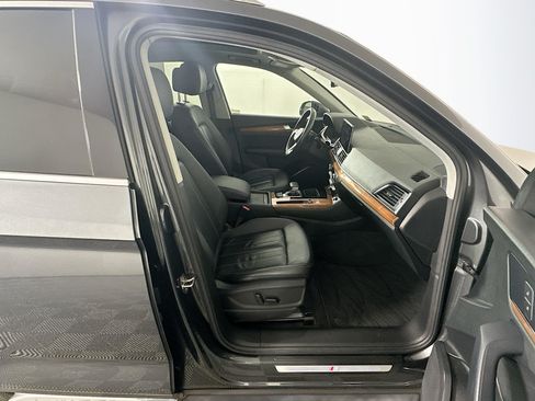 Used 2021 Audi Q5 e Premium Plus w/ Premium Plus Package AWD/4WD image 33