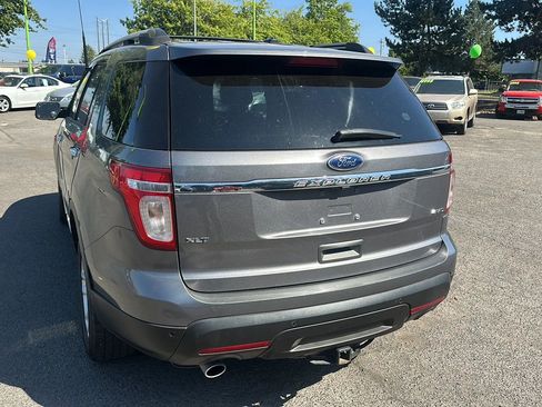 Used 2014 Ford Explorer XLT w/ Equipment Group 202A image 5