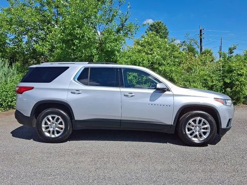 Used 2018 Chevrolet Traverse LT FWD image 7