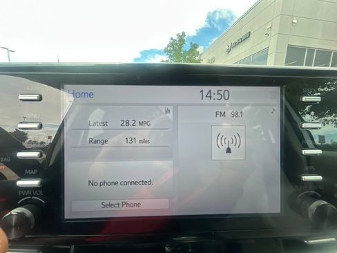 Used 2024 Toyota Sienna LE AWD/4WD image 22