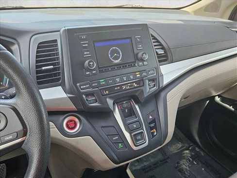 Used 2018 Honda Odyssey LX image 15