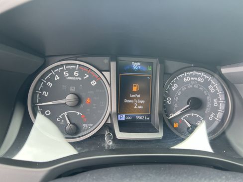 Used 2021 Toyota Tacoma TRD Sport RWD image 21