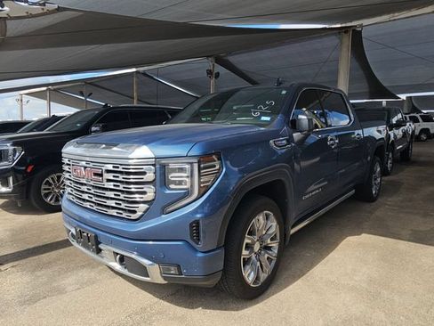 Used 2025 GMC Sierra 1500 Denali w/ Denali Reserve Package AWD/4WD image 1