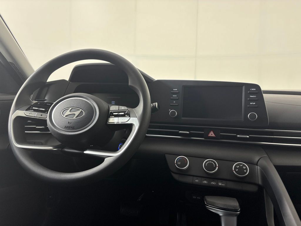 New 2026 Hyundai Elantra SE FWD image 21