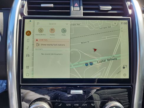 Certified 2025 Land Rover Discovery S image 21