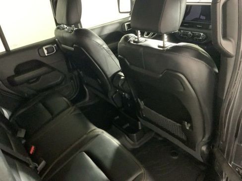 Used 2024 Jeep Wrangler Unlimited Sahara w/ Technology Group AWD/4WD image 40