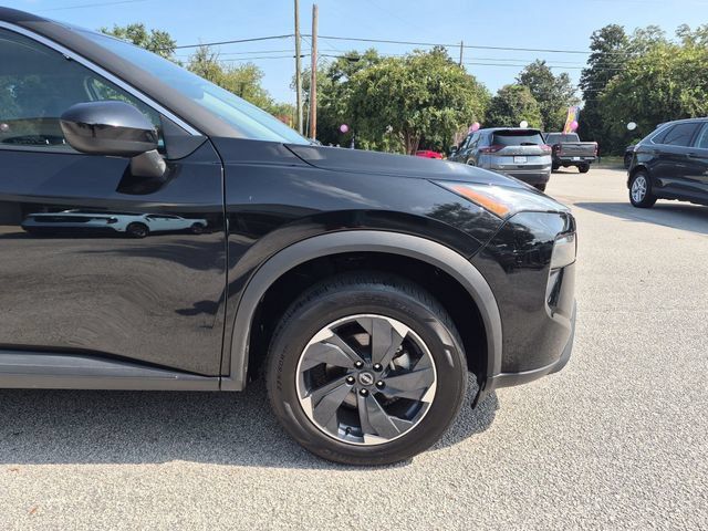 Used 2025 Nissan Rogue SV FWD image 10