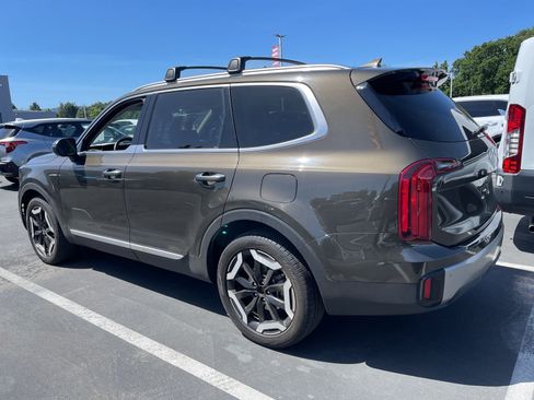 Certified 2025 Kia Telluride S image 2