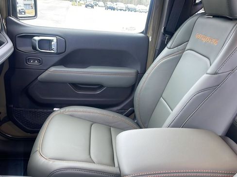 New 2025 Jeep Gladiator Mojave w/ Safety Group image 30