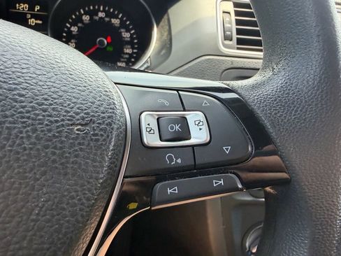 Used 2015 Volkswagen Jetta SE FWD image 14