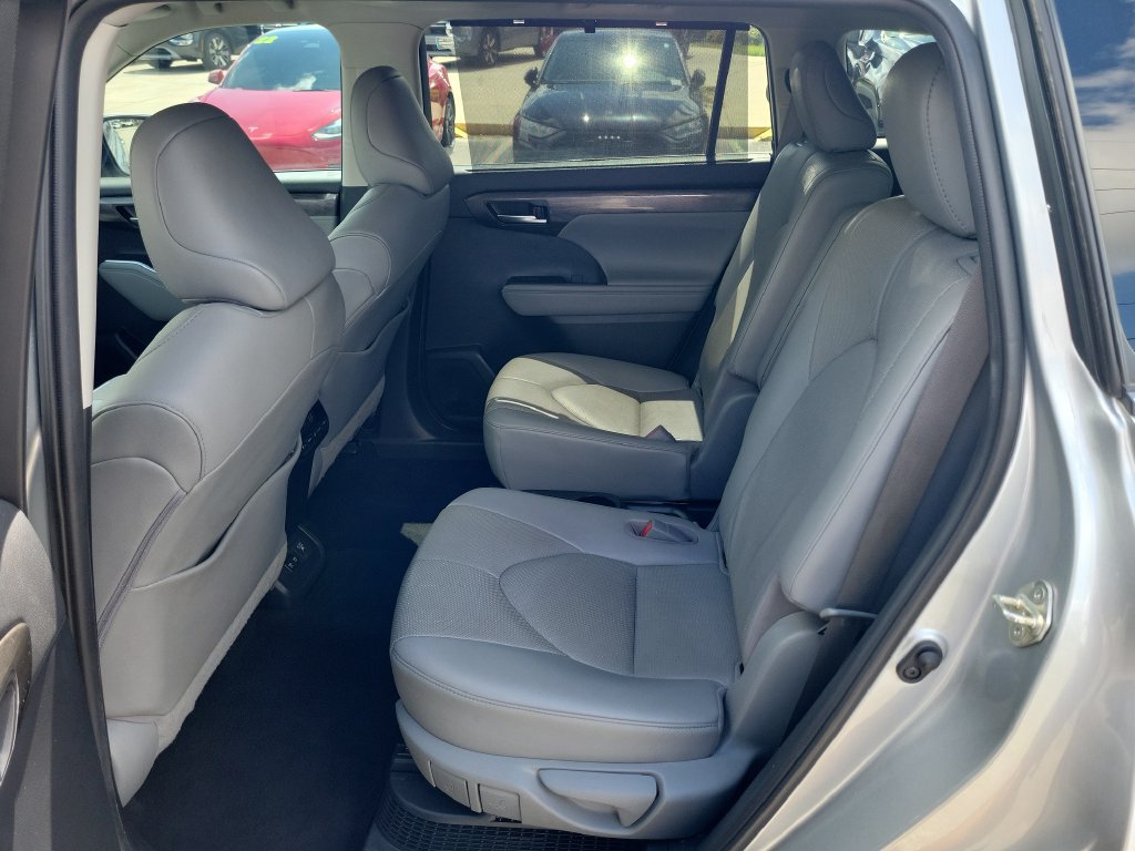 Used 2020 Toyota Highlander Limited AWD/4WD image 9
