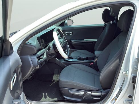 Used 2025 Kia K4 FWD image 13