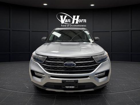 Used 2023 Ford Explorer XLT AWD/4WD image 12