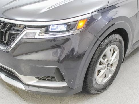 Used 2024 Kia Carnival LX FWD image 4