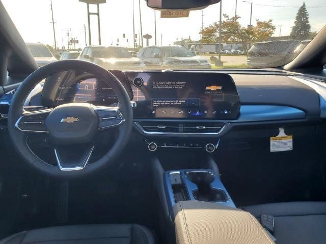 New 2026 Chevrolet Equinox EV LT AWD/4WD image 25