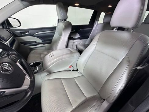 Used 2018 Toyota Highlander Limited AWD/4WD image 24