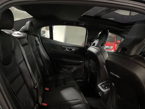 Used 2019 Volvo S60 T6 Inscription image 23