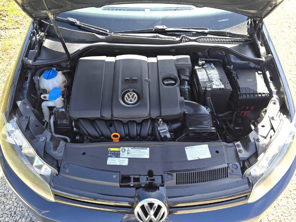 Used 2013 Volkswagen Golf 4-Door FWD image 23