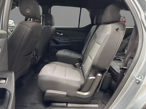 Used 2023 Chevrolet Traverse LT image 10