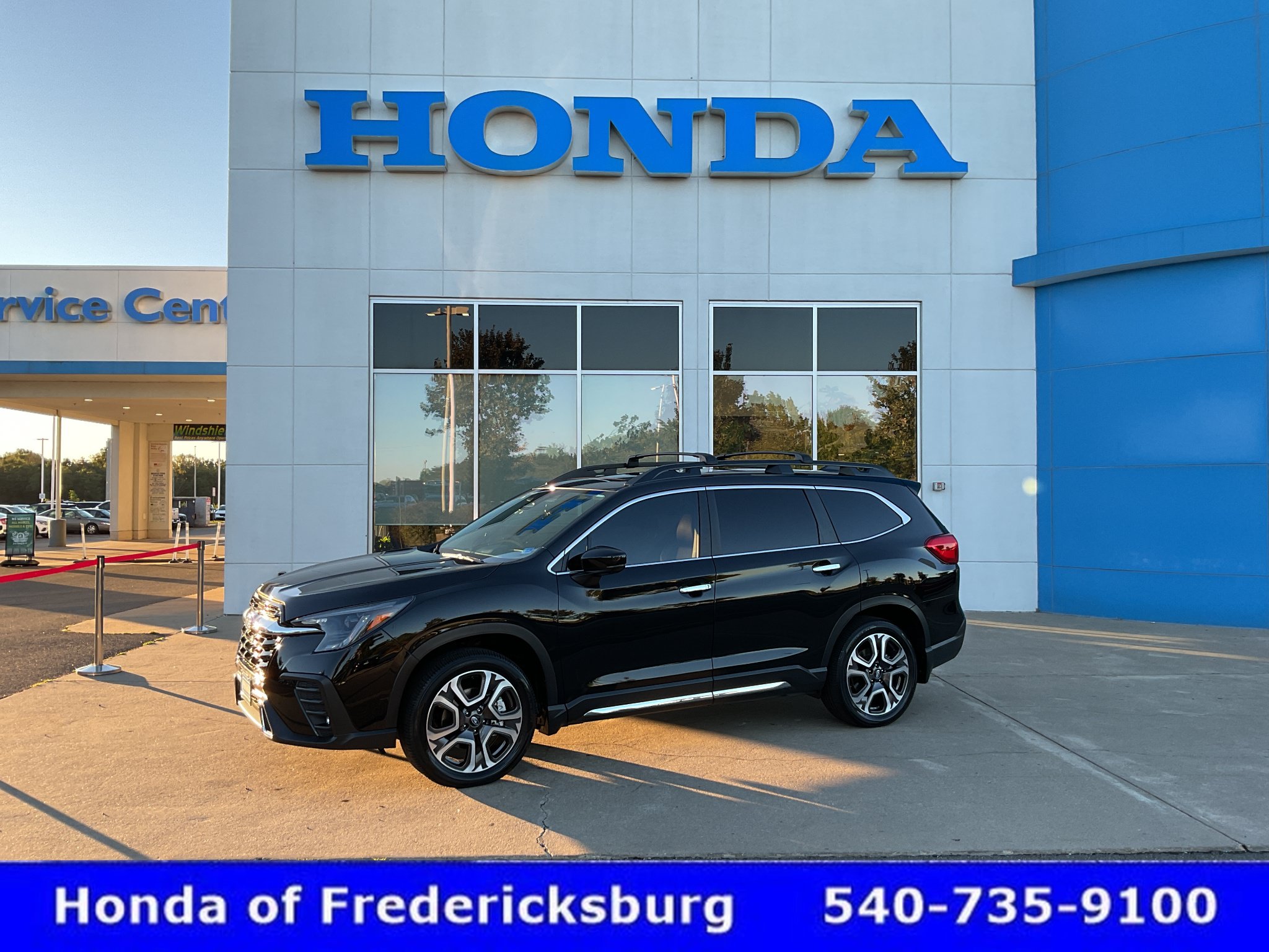 Used 2025 Subaru Ascent Touring AWD/4WD image 1