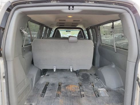 Used 2011 Chevrolet Express 3500 LS RWD image 12