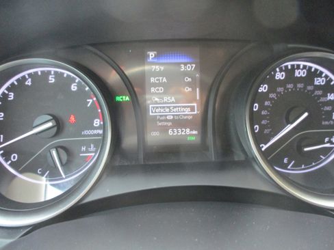 Used 2022 Toyota Camry SE w/ Convenience Package FWD image 22