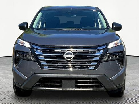 Used 2025 Nissan Rogue S image 2