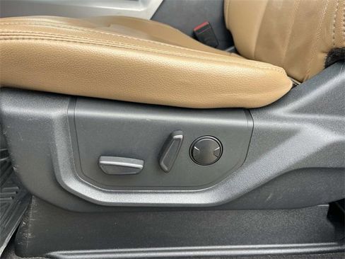 Used 2022 Ford F250 Lariat w/ Lariat Ultimate Package image 28