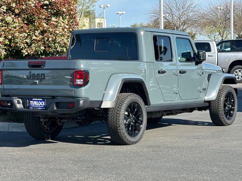 New 2025 Jeep Gladiator Nighthawk image 4