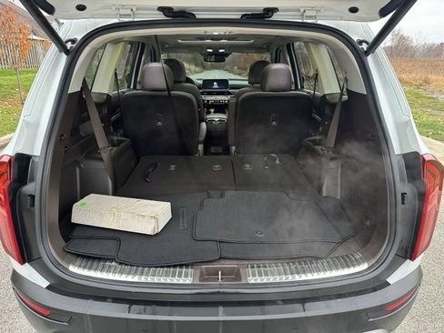 Used 2022 Kia Telluride SX w/ Towing Package image 10