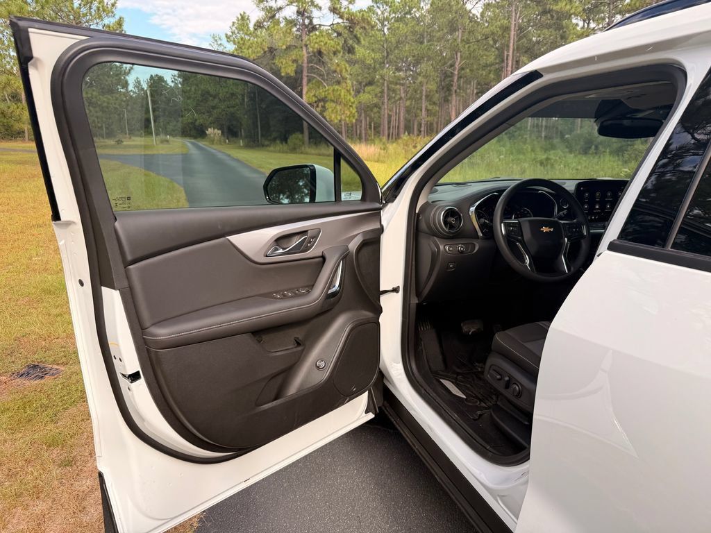 New 2026 Chevrolet Blazer LT w/ Convenience Package FWD image 11