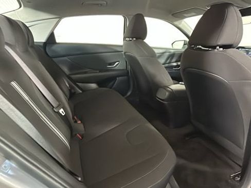Certified 2022 Hyundai Elantra SEL w/ Convenience Package FWD image 28