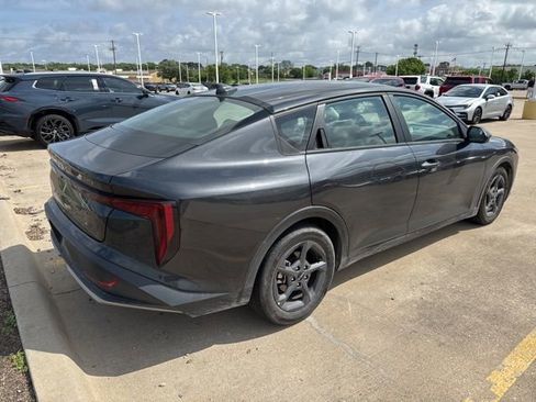 Used 2025 Kia K4 LXS image 7