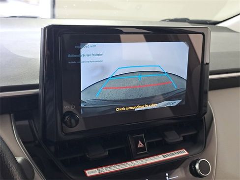 Used 2025 Toyota Corolla LE image 29