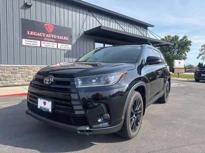 Used 2019 Toyota Highlander SE