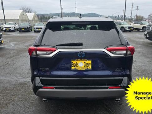 Used 2021 Toyota RAV4 XSE image 5