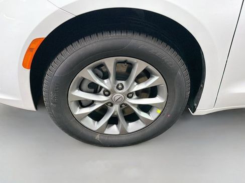 New 2026 Chrysler Pacifica Select image 32