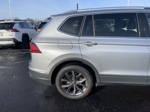 Used 2024 Volkswagen Tiguan SE image 29