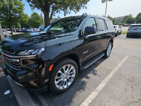 Used 2022 Chevrolet Tahoe LT w/ LT Signature Package AWD/4WD image 1