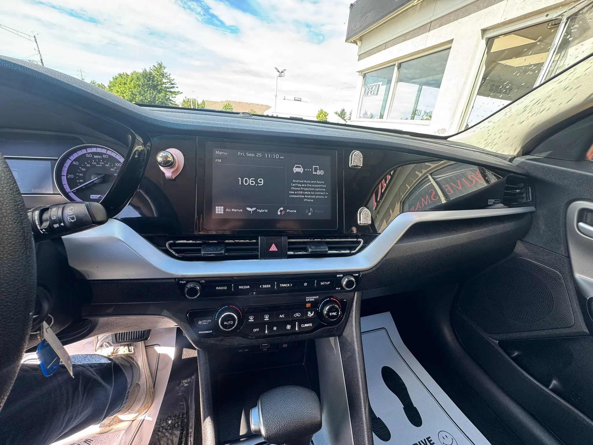Used 2020 Kia Niro LX FWD image 11