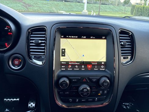 Used 2018 Dodge Durango SRT w/ Technology Group AWD/4WD image 31