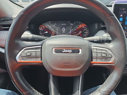 Used 2022 Jeep Compass Latitude w/ Sun and Sound Group AWD/4WD image 15