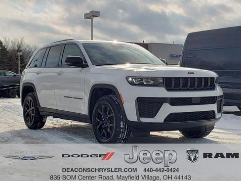 New 2026 Jeep Grand Cherokee Altitude image 1