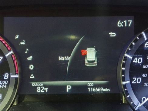 Used 2023 Toyota Highlander LE FWD image 11