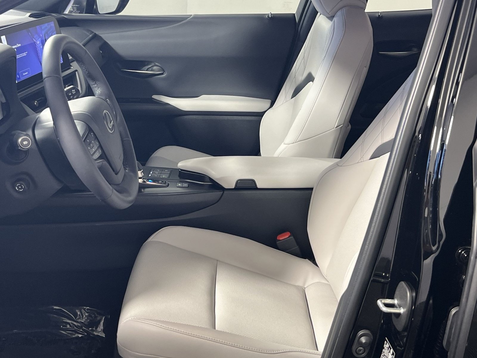 Used 2025 Lexus UX 300h AWD w/ Cold Area Package image 13