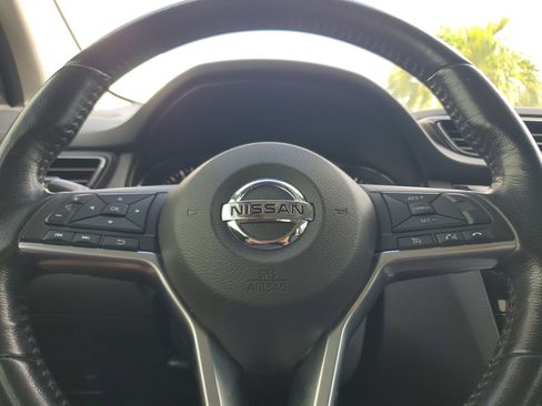 Used 2017 Nissan Rogue Sport SV w/ SV Premium Package image 20