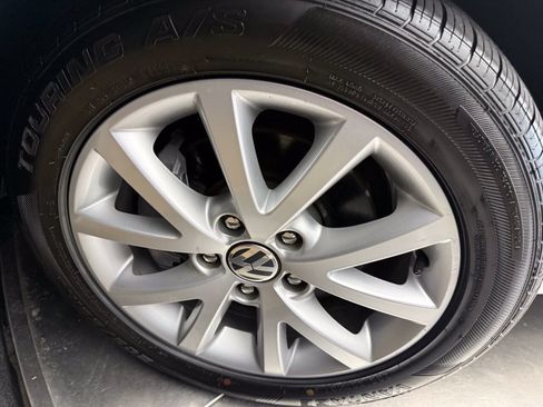 Used 2013 Volkswagen Jetta SE FWD image 26