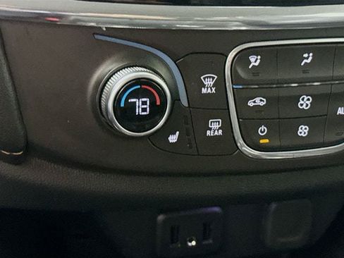 Used 2018 Chevrolet Traverse RS FWD image 22